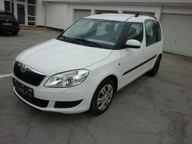 Weiß Gebraucht 2013 Skoda Roomster Ambition Van / Kleinbus | 3.950 € (Fairer Preis) - Bild 1/4