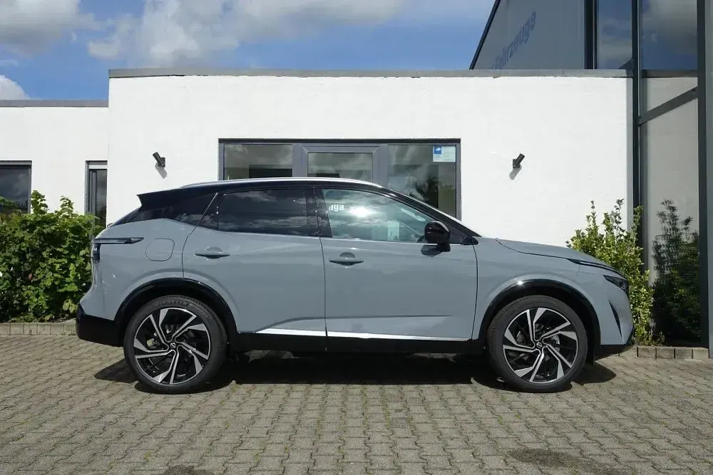 Neu Nissan Qashqai Tekna+ 158 PS (116 kW) 2026 Grau SUV