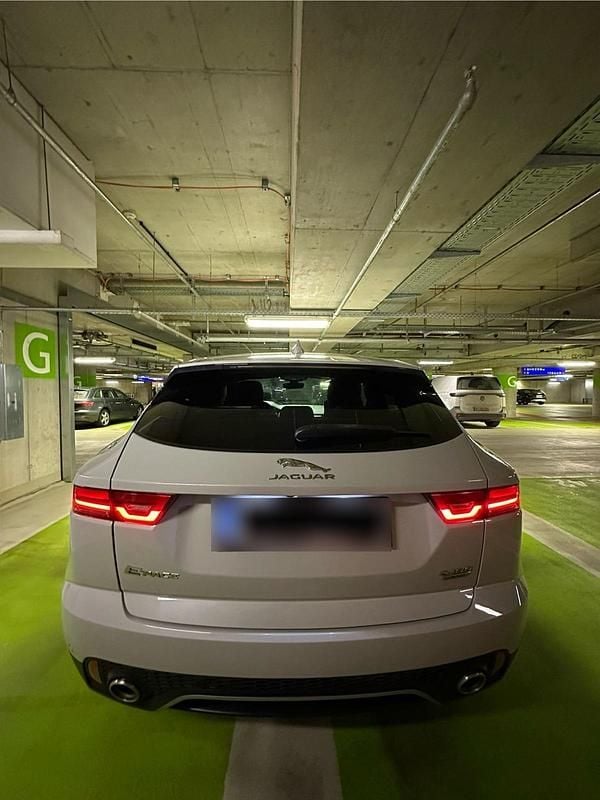 Second-hand Jaguar E-Pace 181 CP (133 kW) 2018 Gri SUV