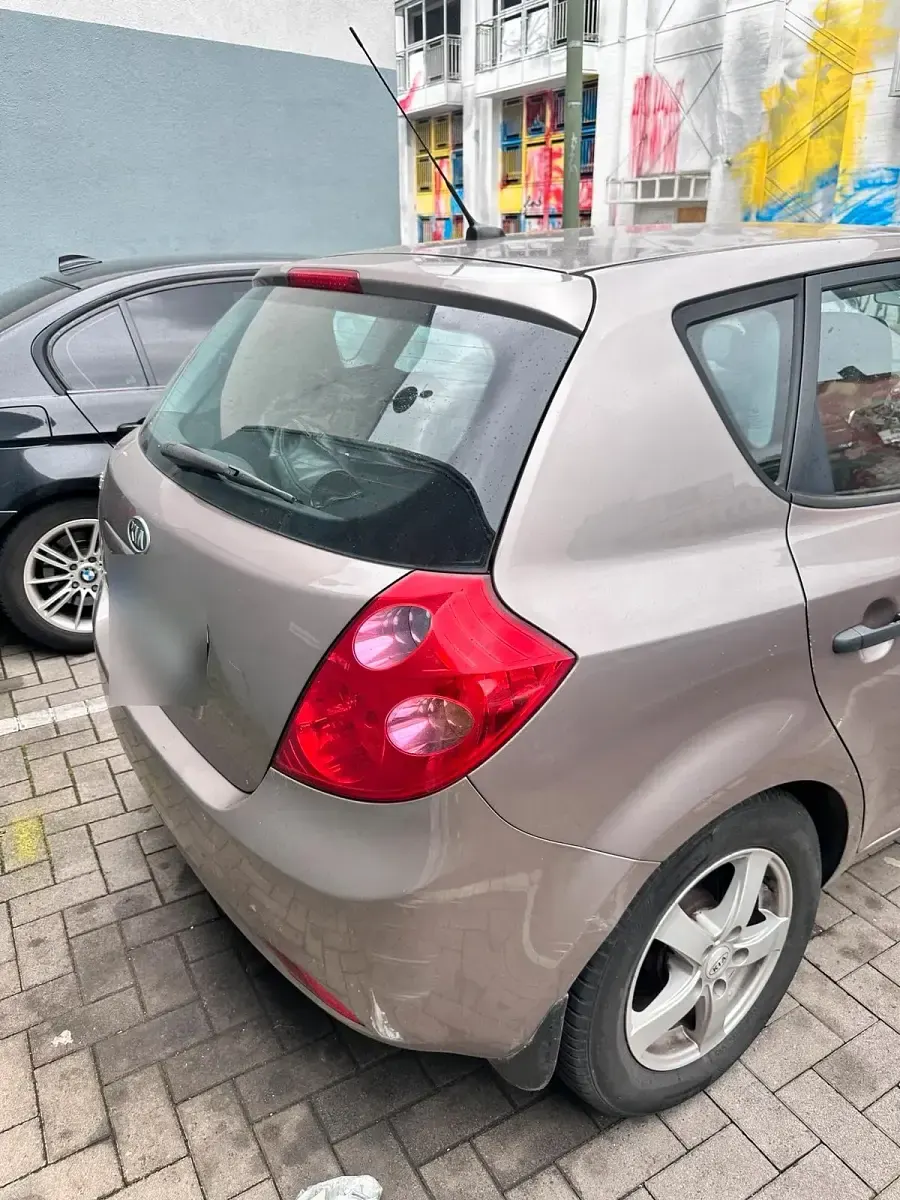 Używany Kia Ceed 125 KM (91 kW) 2010 Brązowy Hatchback