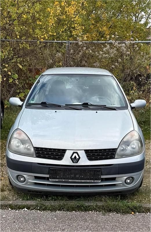 Silber Gebraucht 2003 Renault Clio II Kleinwagen | 800 € (Superpreis) - Bild 1/4