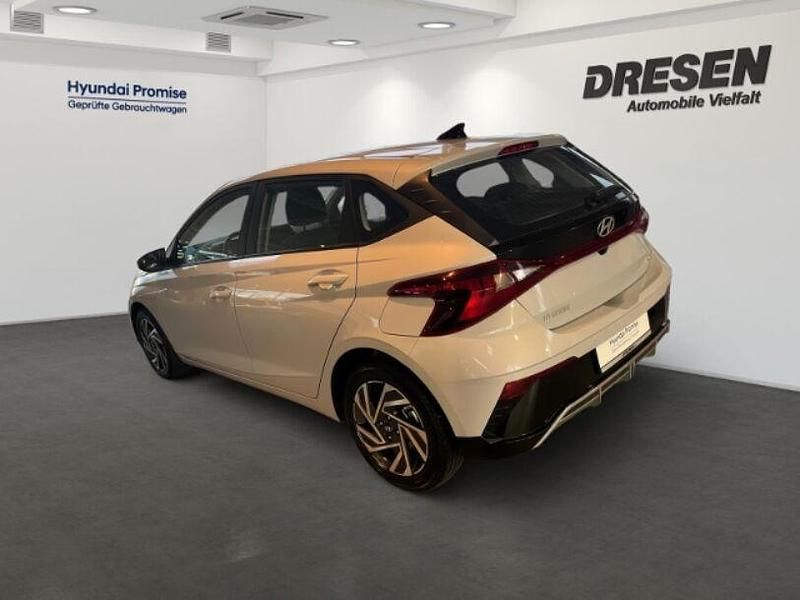 Gebraucht Hyundai i20 Trend 101 PS (74 kW) 2025 Grau Kleinwagen