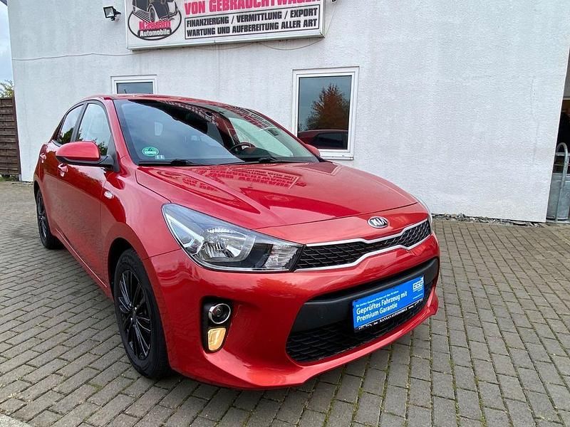 Gebraucht Kia Rio Attract 84 PS (61 kW) 2020 Rot Limousine