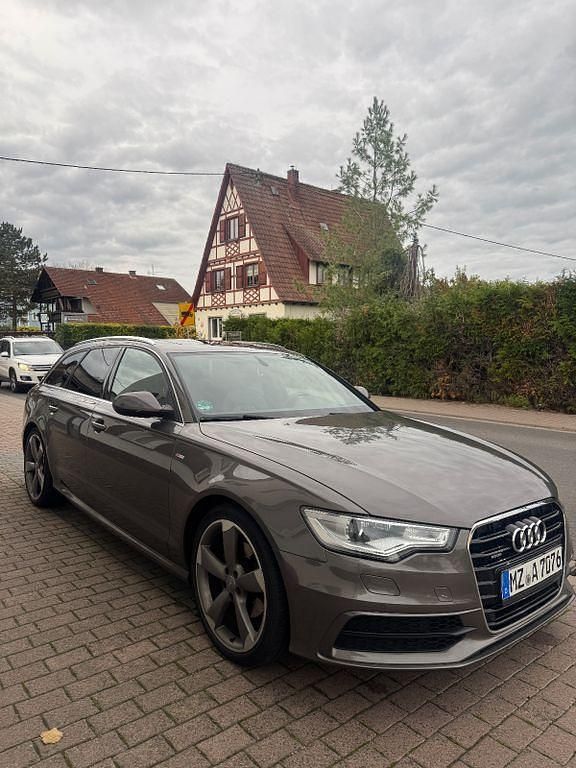 Grau Gebraucht 2014 Audi A6 S-Line Kombi | 17.700 € (Teuer) - Bild 1/4