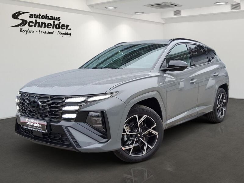 Shadow grey Neu 2025 Hyundai Tucson N Line SUV | 44.390 € (Etwas zu teuer) - Bild 1/4