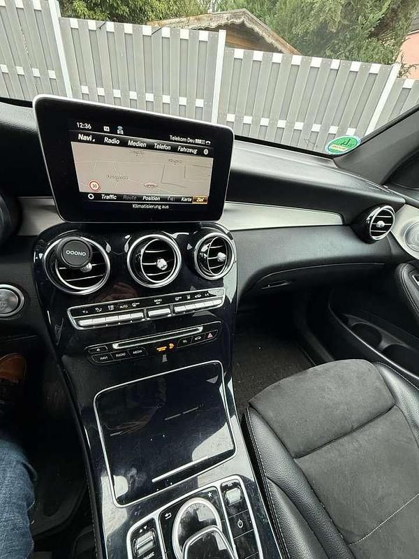Gebraucht Mercedes GLC350 AMG line 258 PS (189 kW) 2018 Weiß Coupé