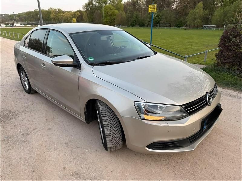 Gebraucht VW Jetta 105 PS (77 kW) 2012 Limousine