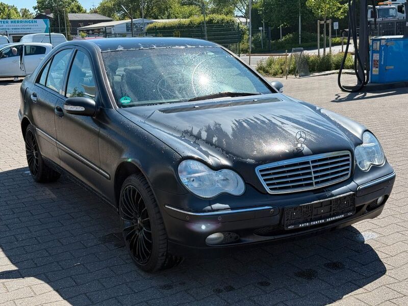 Silber Gebraucht 2002 Mercedes C220 Elegance Limousine | 1.890 € (Superpreis) - Bild 1/4