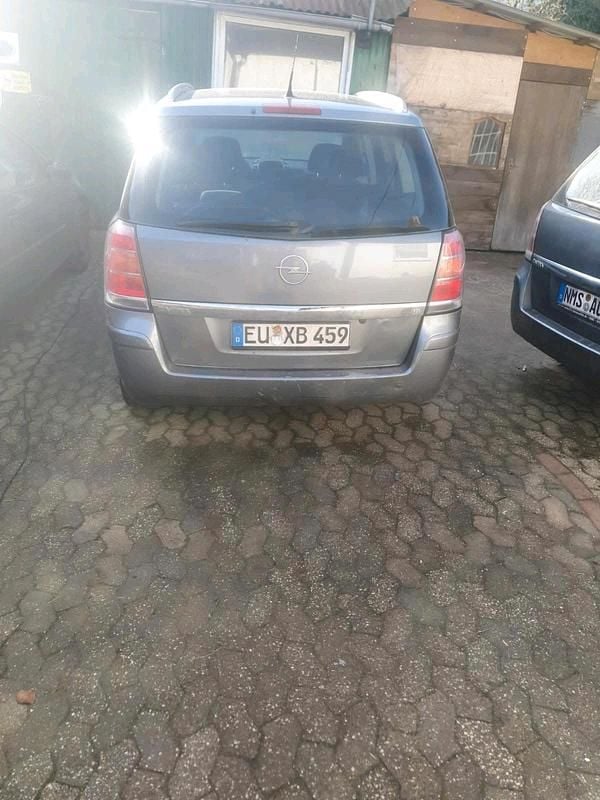 Gebraucht Opel Zafira 140 PS (102 kW) 2005 Grau Van / Kleinbus