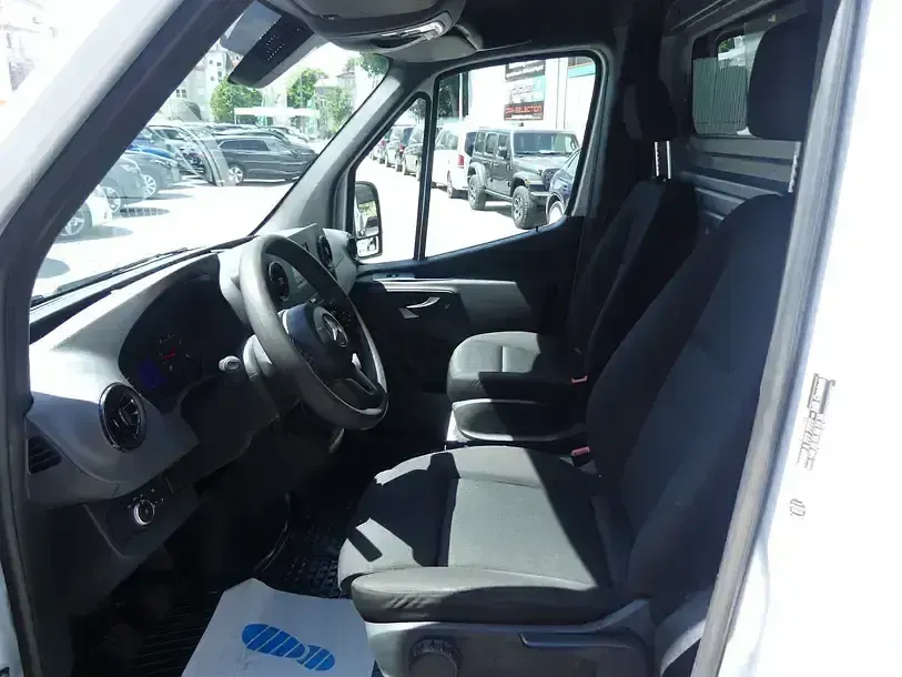 Gebraucht Mercedes Sprinter 143 PS (105 kW) 2022 Arktikweiss Van