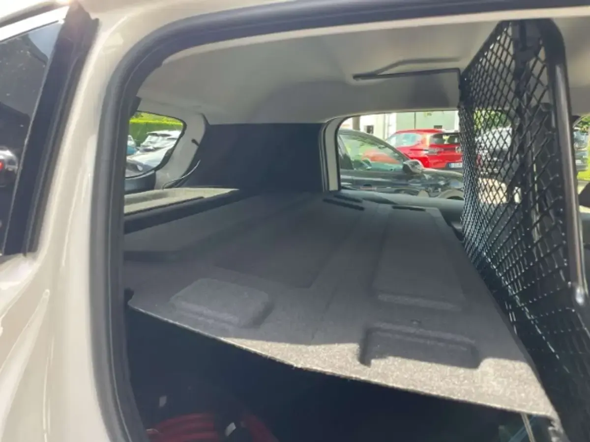 Neu Citroën C3 83 kW (113 PS) 2026 Lack weiss banquise/typ aussen SUV