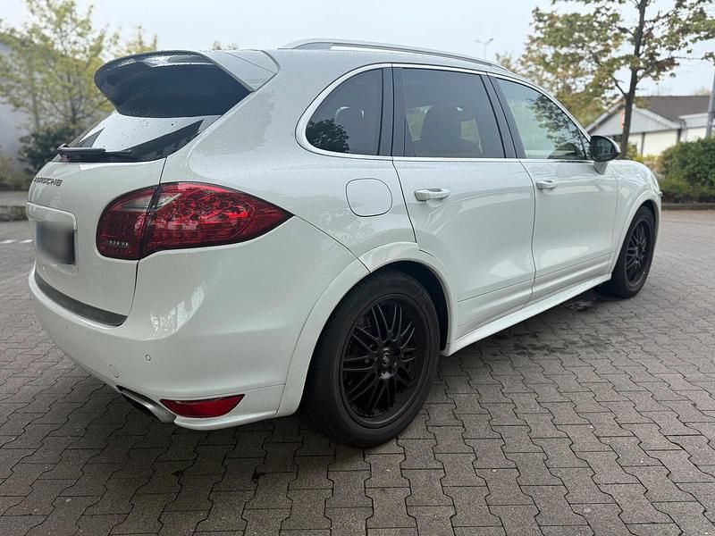 Gebraucht Porsche Cayenne 245 PS (180 kW) 2012 Weiß SUV