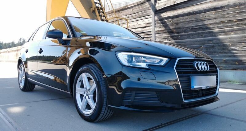 Schwarz Gebraucht 2019 Audi A3 Design Limousine | 17.400 € (Superpreis) - Bild 1/4