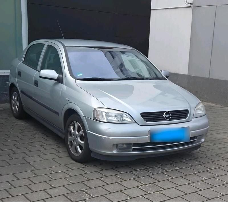 Gebraucht Opel Astra 75 PS (55 kW) 2001 Silber Limousine