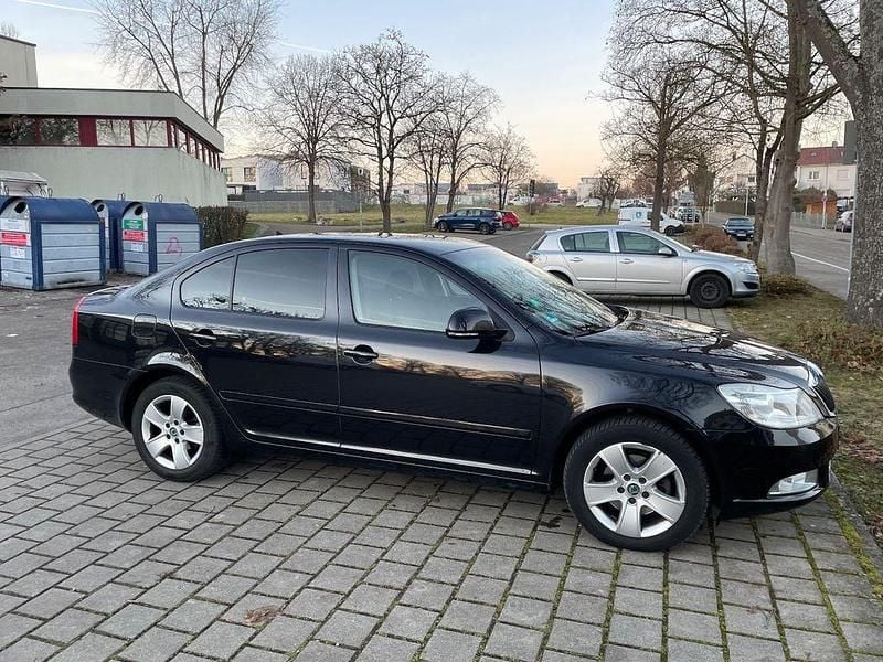 Gebraucht Skoda Octavia Ambiente 160 PS (117 kW) 2009 Schwarz Limousine