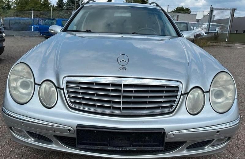 Gebraucht Mercedes E220 150 PS (110 kW) 2004 Silber Kombi