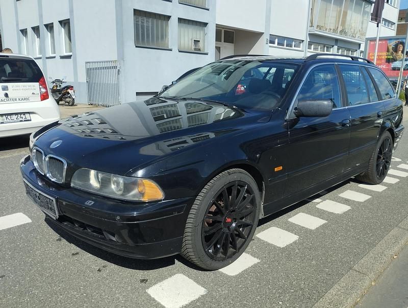 Gebraucht BMW 525 192 PS (141 kW) 2001 Schwarz Kombi