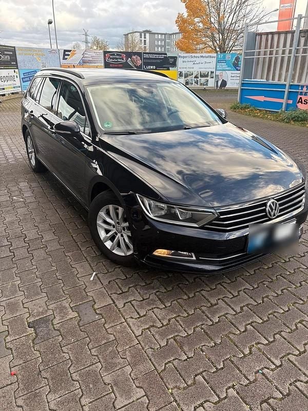 Schwarz Gebraucht 2019 VW Passat Trendline Kombi | 14.400 € (Superpreis) - Bild 1/4