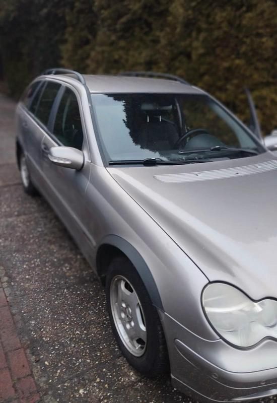 Gebraucht Mercedes C180 Classic 143 PS (105 kW) 2003 Silber Kombi