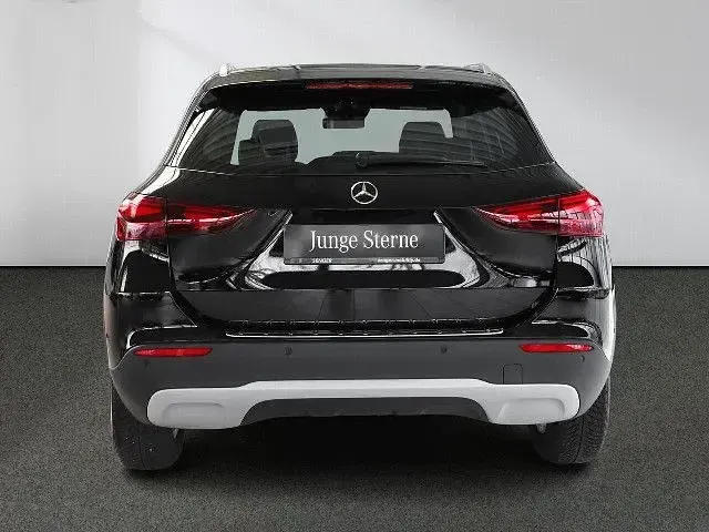 Gebraucht Mercedes GLA200 Advanced 163 PS (119 kW) 2024 Unilack nachtschwarz SUV
