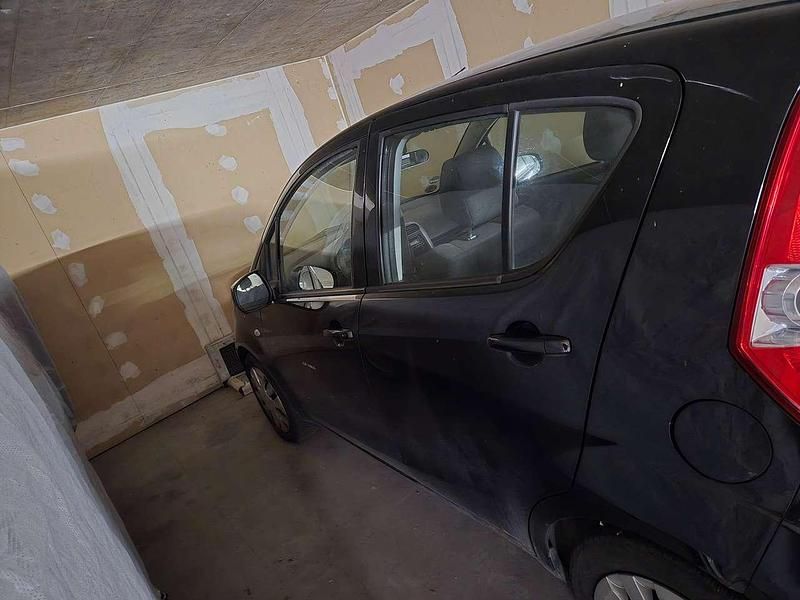 Gebraucht Suzuki Splash Basic 65 PS (47 kW) 2011 Schwarz Kleinwagen