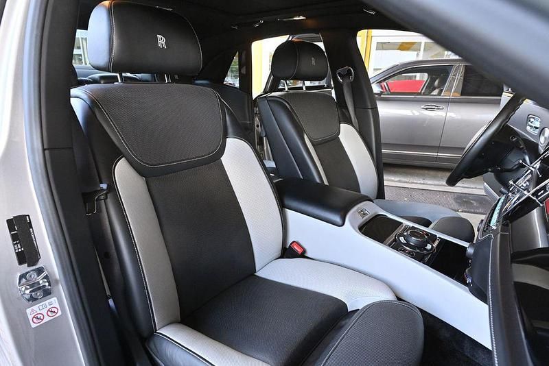 Gebraucht Rolls Royce Ghost 571 PS (419 kW) 2018 Premiere silver Limousine