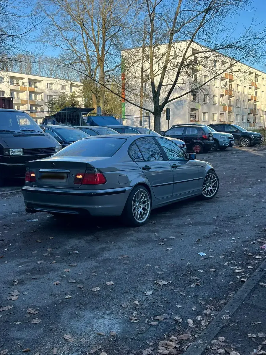 Gebraucht BMW 320 150 PS (110 kW) 2002 Grau Limousine