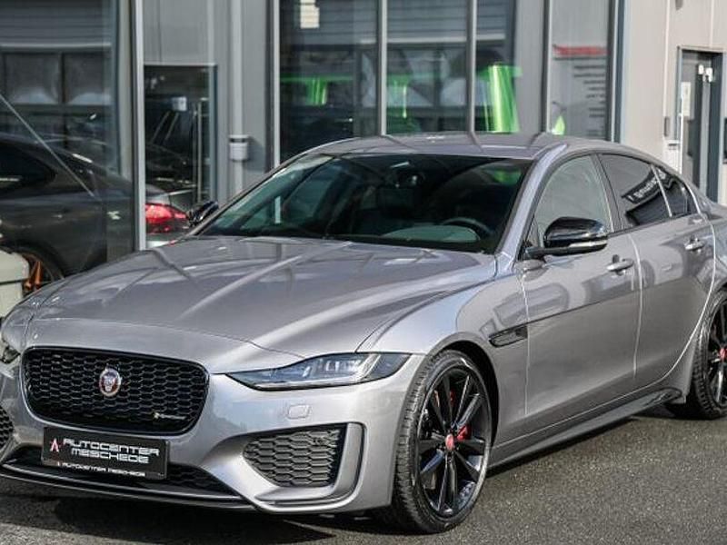 Gebraucht Jaguar XE R-Dynamic 250 PS (183 kW) 2023 Eiger grey metallic Limousine