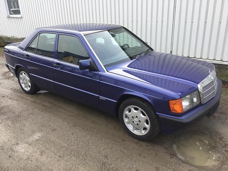 Blau Gebraucht 1992 Mercedes 190 Avantgarde Limousine | 12.900 € - Bild 1/4