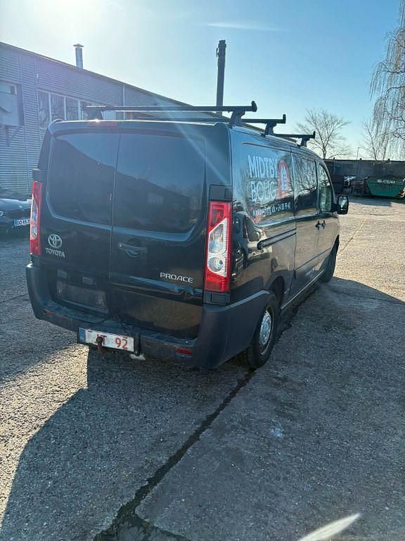 Gebraucht Toyota Proace 128 PS (94 kW) 2015 Schwarz Van / Kleinbus