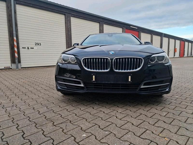 Gebraucht BMW 520 184 PS (135 kW) 2014 Schwarz Limousine