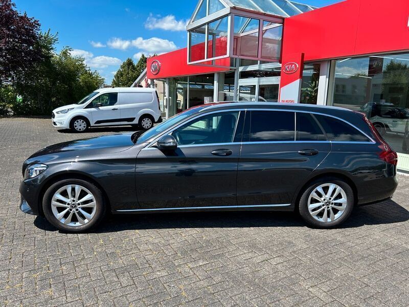 Gebraucht Mercedes C180 Avantgarde 156 PS (114 kW) 2020 Grau Limousine