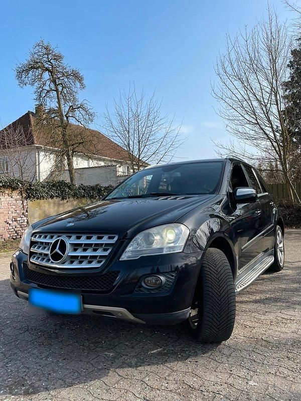 Gebraucht Mercedes ML350 224 PS (164 kW) 2010 Schwarz SUV