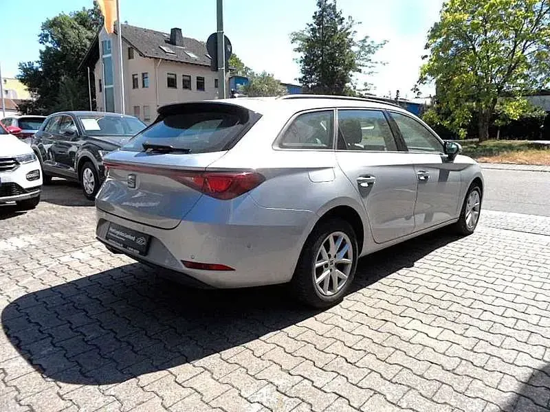 Gebraucht Seat Leon Style 150 PS (110 kW) 2024 Silber Limousine
