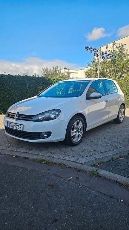 Weiß Gebraucht 2009 VW Golf VI Comfortline Limousine | 4.900 € (Fairer Preis) - Bild 1/4