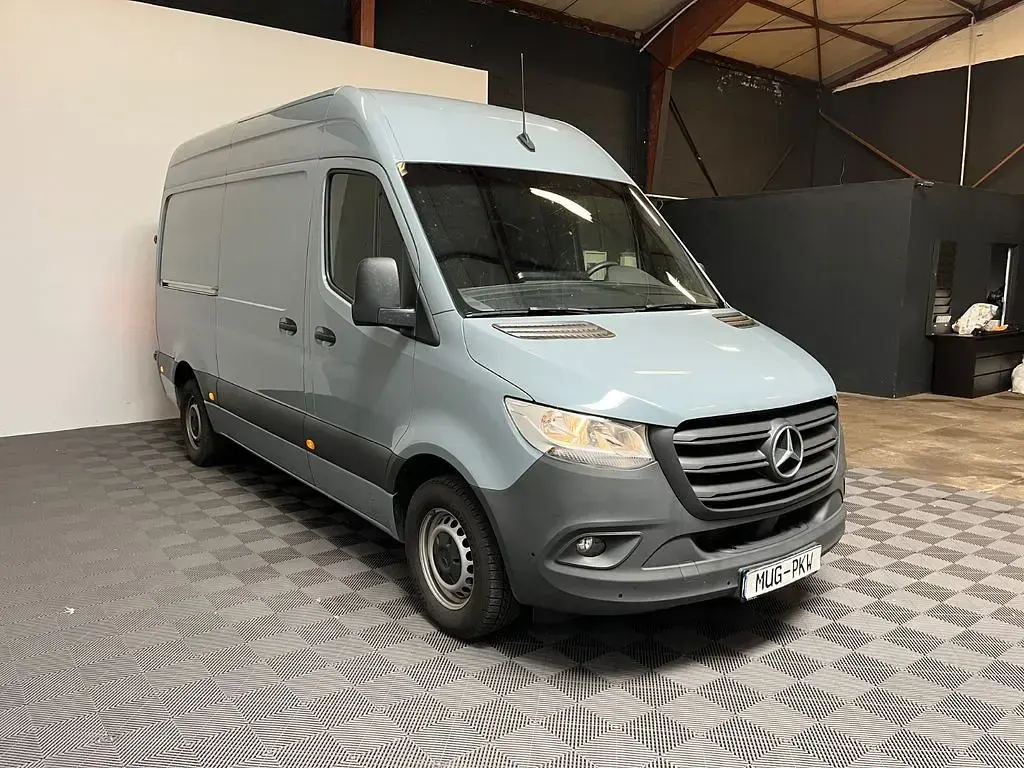Gebraucht Mercedes Sprinter 170 PS (125 kW) 2022 Grau Van