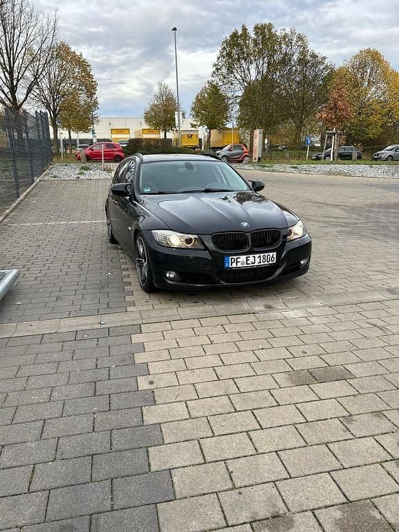 Gebraucht BMW 320 Performance 184 PS (135 kW) 2012 Schwarz Kombi