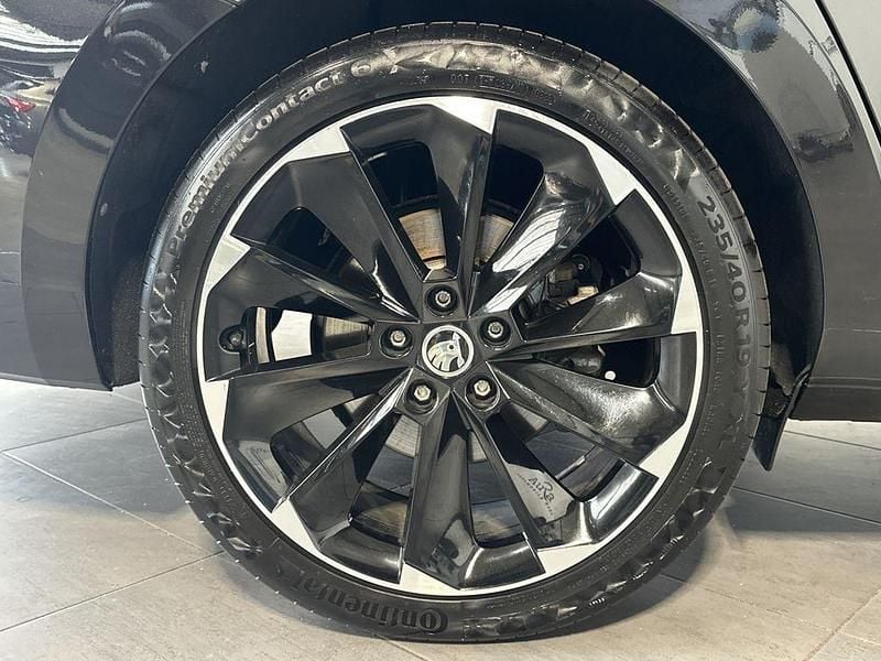 Gebraucht Skoda Superb Sport 218 PS (160 kW) 2022 Schwarz Kombi