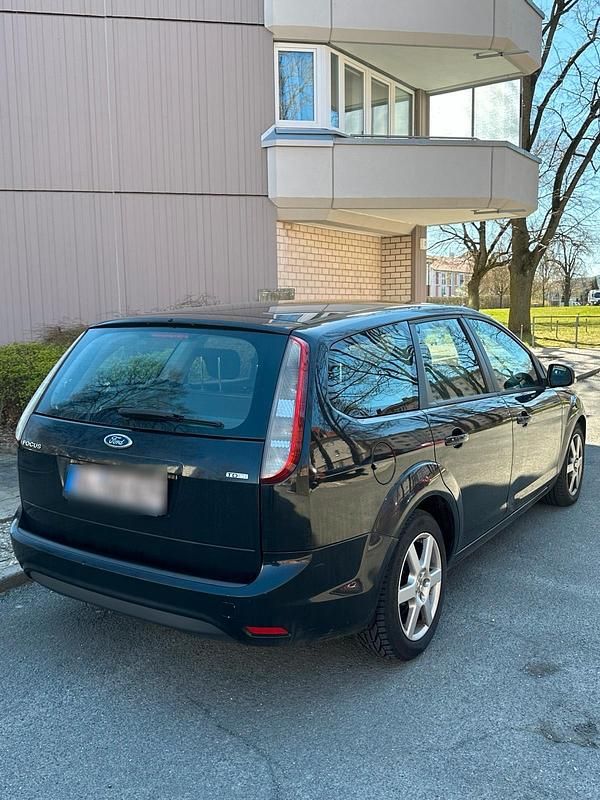 Gebraucht Ford Focus 109 PS (80 kW) 2009 Schwarz Kombi