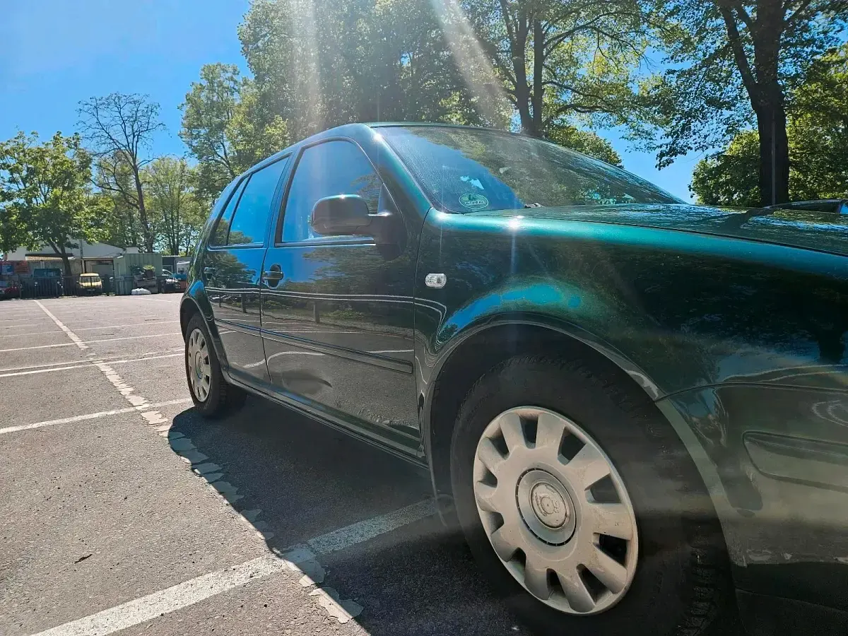 Gebraucht VW Golf IV 105 PS (77 kW) 2003 Grün Kleinwagen