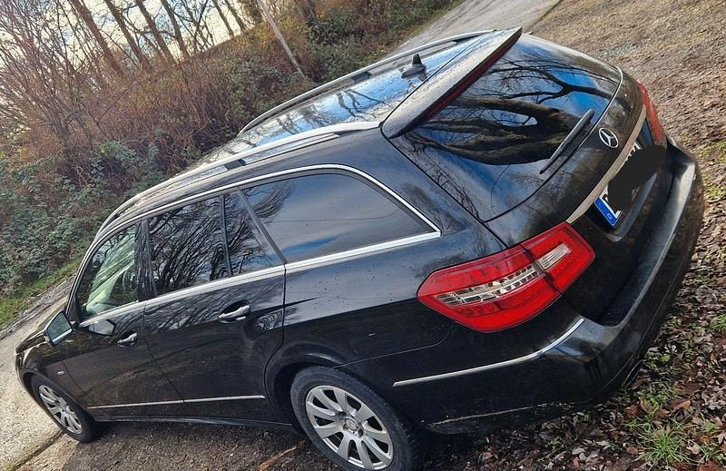 Gebraucht Mercedes E200 Avantgarde 184 PS (135 kW) 2011 Schwarz Kombi