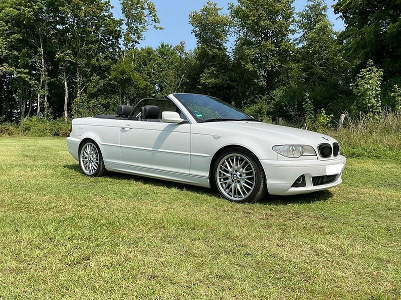 Weiß Gebraucht 2006 BMW 330 Cabriolet M Sport Cabrio | 10.750 € (Guter Preis) - Bild 1/4