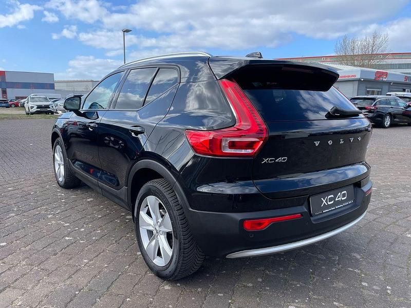 Gebraucht Volvo XC40 129 PS (94 kW) 2023 Schwarz SUV