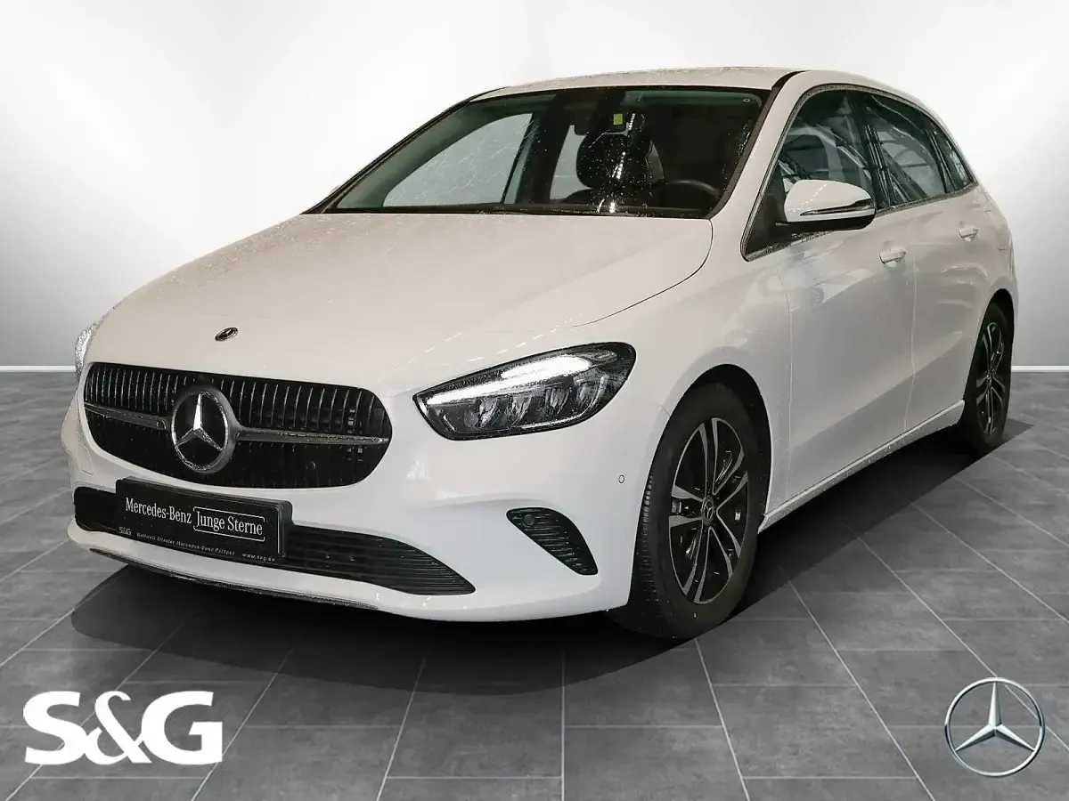 Second-hand Mercedes B200 Progressive 163 CP (119 kW) 2024 Monovolum