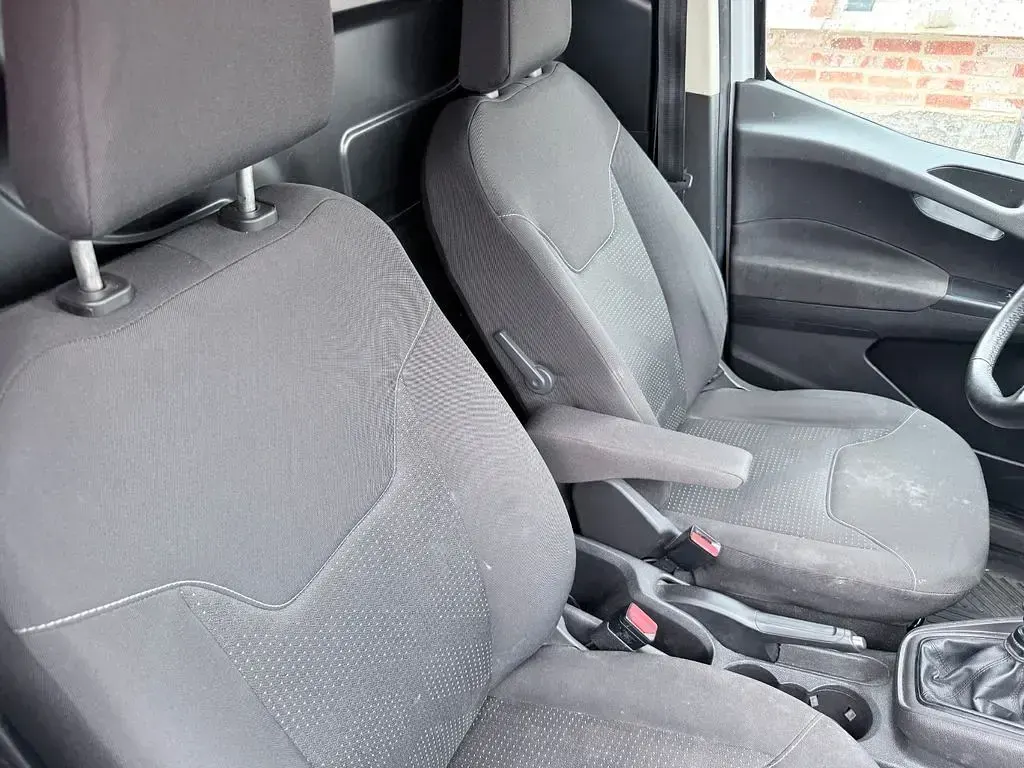 Gebraucht Ford Courier Trend 101 PS (74 kW) 2022 Frostweiß Van / Kleinbus