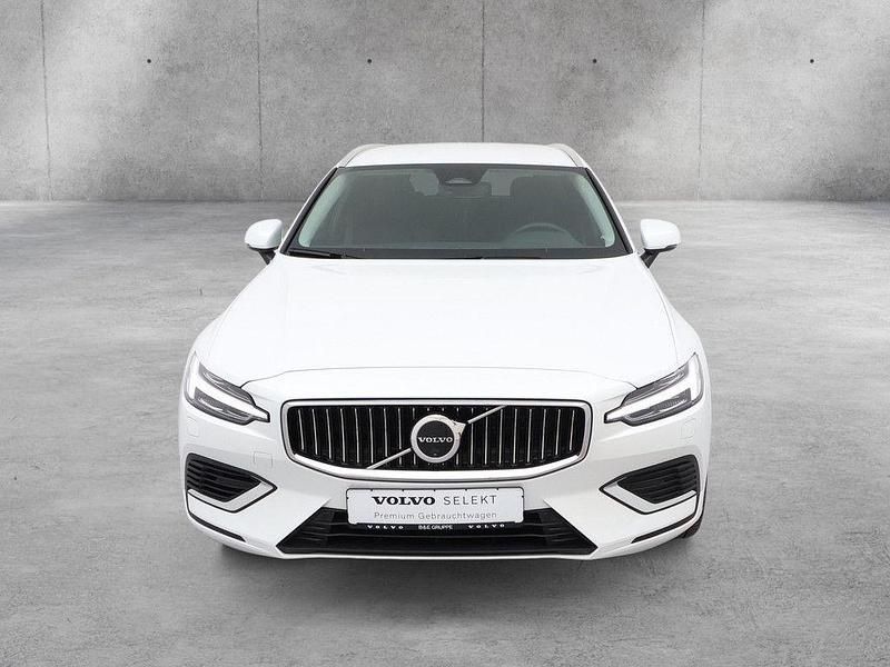 Gebraucht Volvo V60 Plus 349 PS (256 kW) 2025 Weiß Kombi