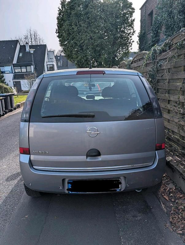 Gebraucht Opel Meriva 105 PS (77 kW) 2009 Silber Van / Kleinbus