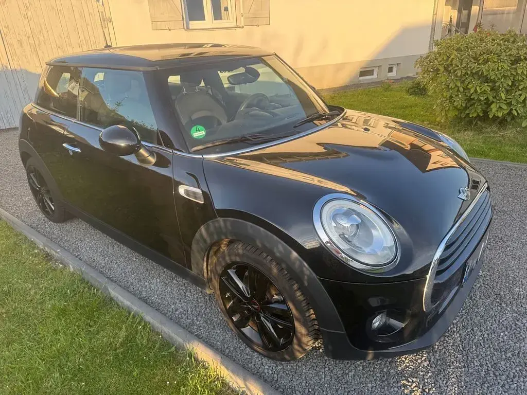 Używany Mini Cooper 136 KM (100 kW) 2017 Czarny Hatchback