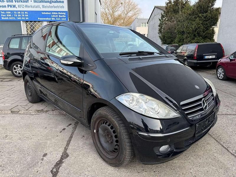 Gebraucht Mercedes A150 95 PS (69 kW) 2008 Kosmosschwarz  metalliclack Kleinwagen