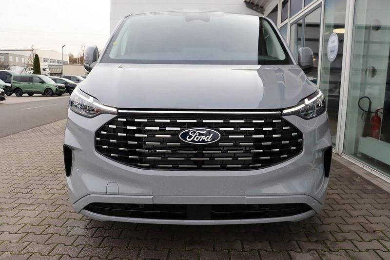 Neu Ford Tourneo Titanium 170 PS (125 kW) 2025 Grey matter Van / Kleinbus